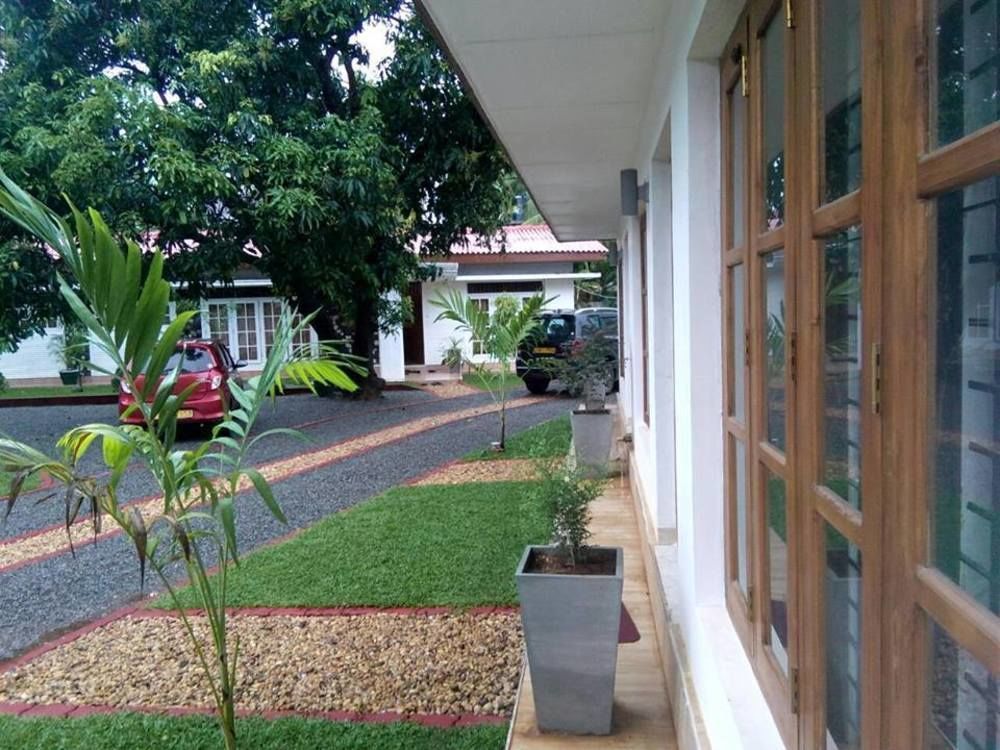 Nirmala Hotel And Restaurant Polonnaruwa Exterior foto