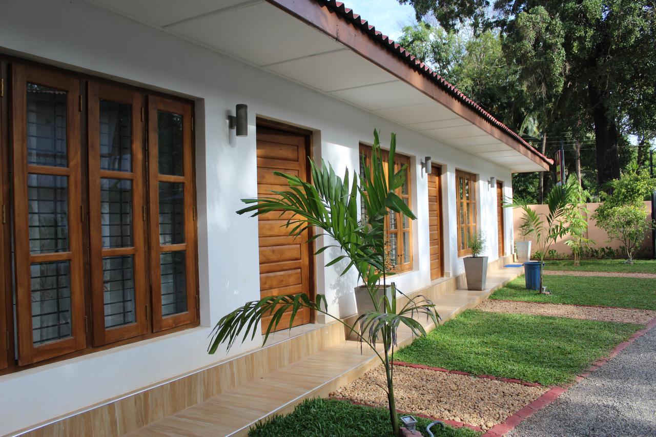 Nirmala Hotel And Restaurant Polonnaruwa Exterior foto